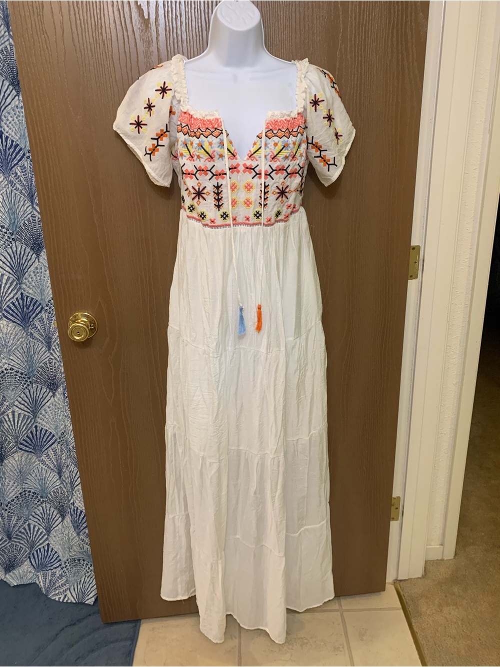 Lulumari White Maxi Dress with Multicolor Embroidery Size M